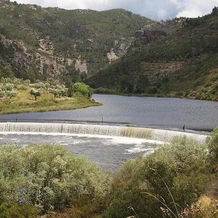 Casas Do Almourão Foz do Cobrão
